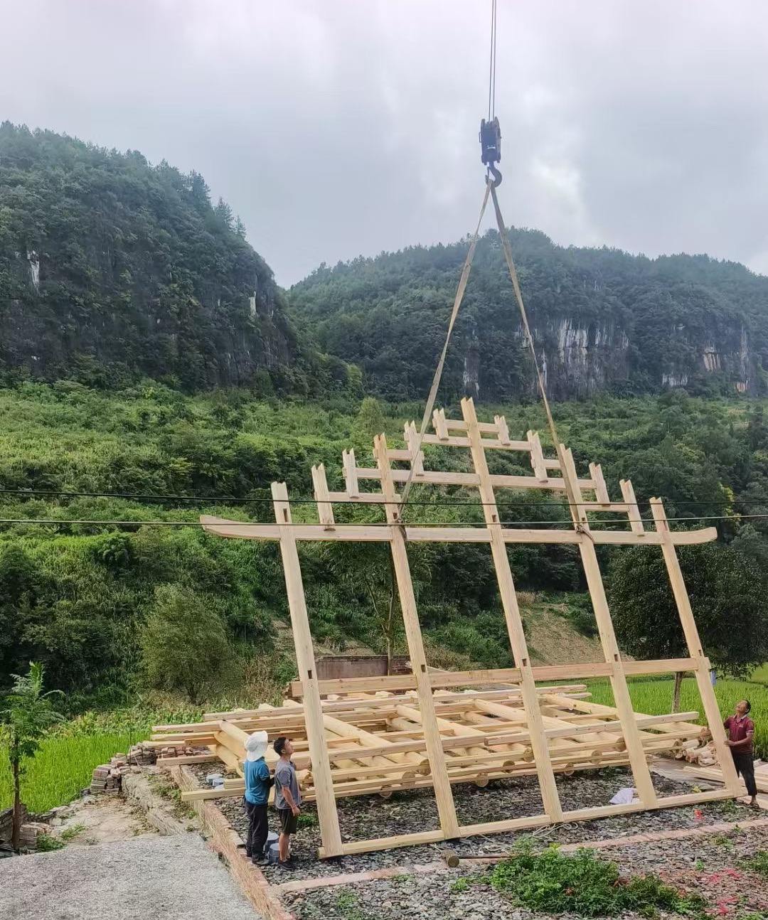 亚东县汽车吊出租公司怎么保证发动机散热问题
