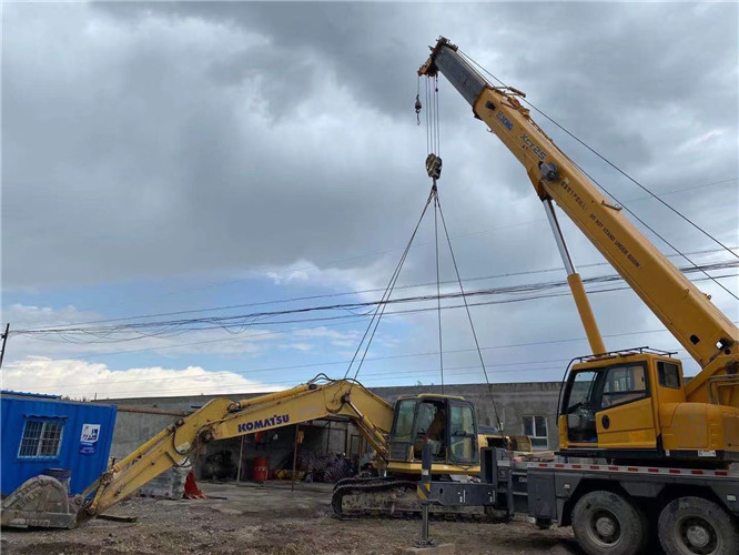 亚东县25吨吊车的工作半径是多少？