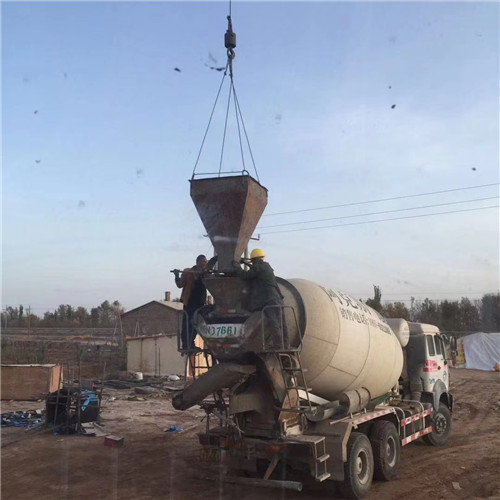 亚东县“精准瞄准”—— 吊车的 “定位导航” 技术