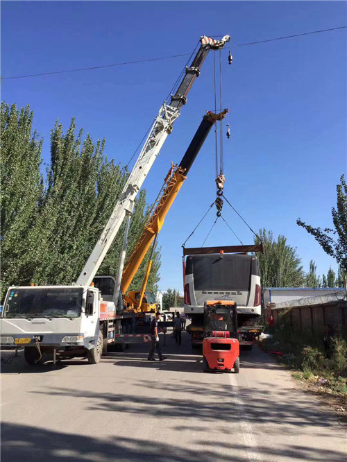 亚东县港口集装箱搬运案例